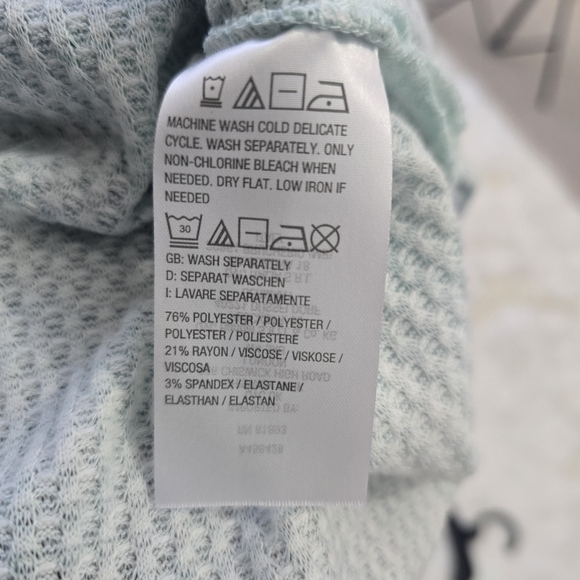 Susan Graver Weekend Waffle Knit Tunic Top Women's Small Petite - Picture 7 of 7